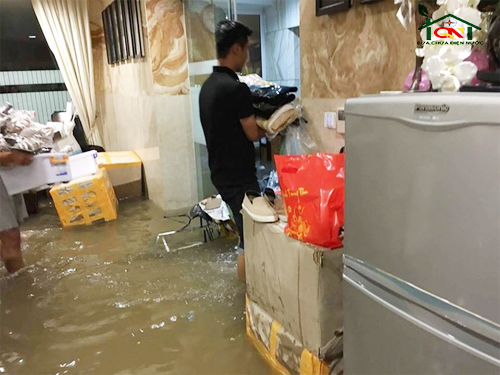 Cách xử lý đồ điện khi bị vào nước mưa